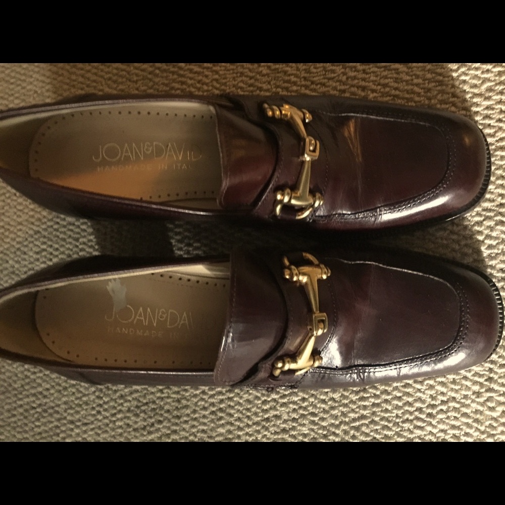VINTAGE JOAN & DAVID HORSEBIT PUMPS